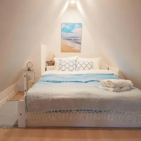 River View Sailor's Old Town