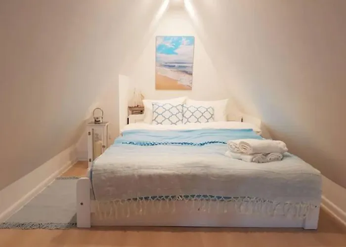 River View Sailor's Old Town